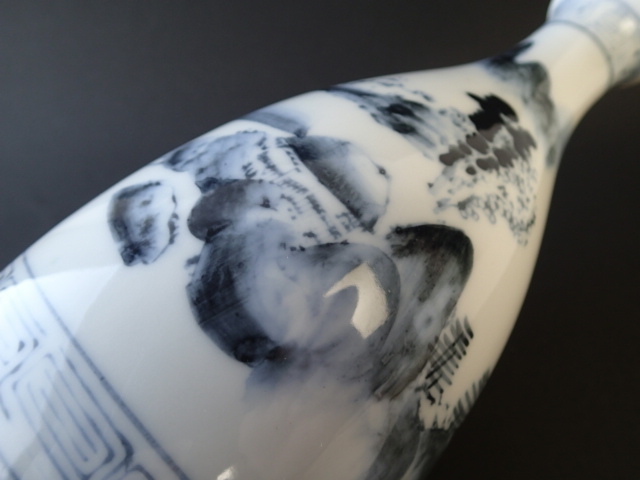  Kutani blue and white ceramics landscape map sake bottle hand .. sake cup and bottle ornament vase .JAPAN Showa era old fine art ⑥
