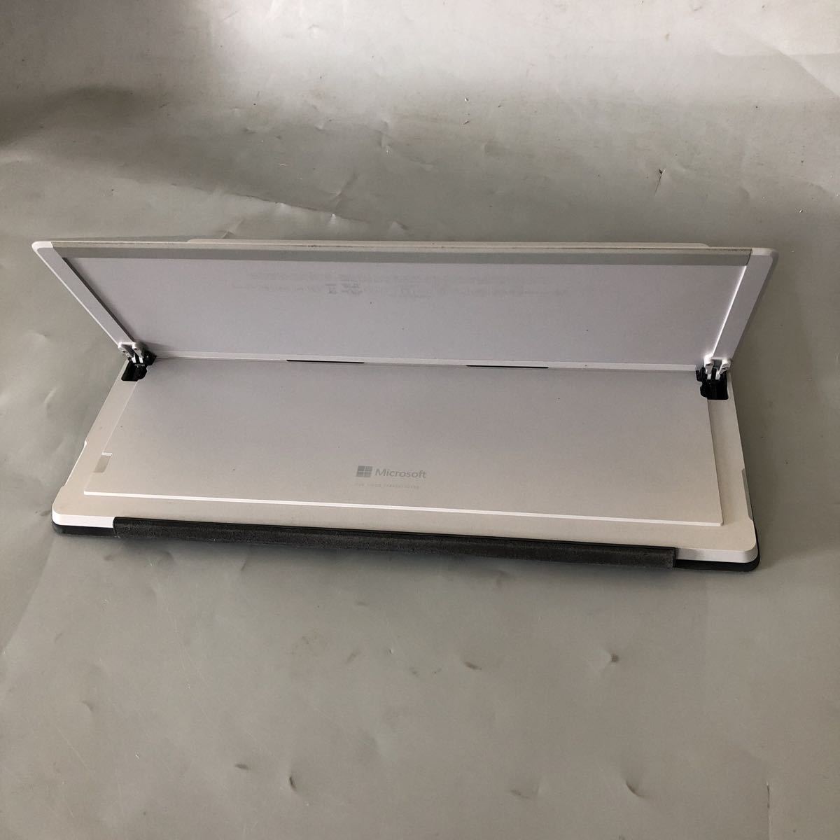 日本に Core /Intel 1724 4 Pro Surface /Microsoft JXNT2802 i5-6300U