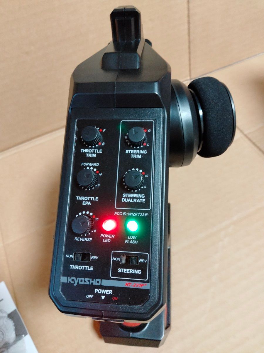 京商 送受信機セット Syncro2 4GHz KT-231P+ / KRG-331 Tx/Rx 京商 送受信機セット Syncro2 4GHz KT-231P+ / KRG-331 Tx/Rx