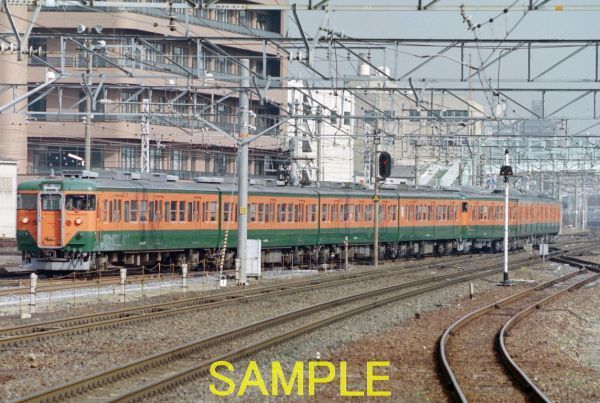 ☆90～10年代鉄道10jpgCD[113系大垣車R33編成その4(東海道線熱田駅)]☆_DP11167