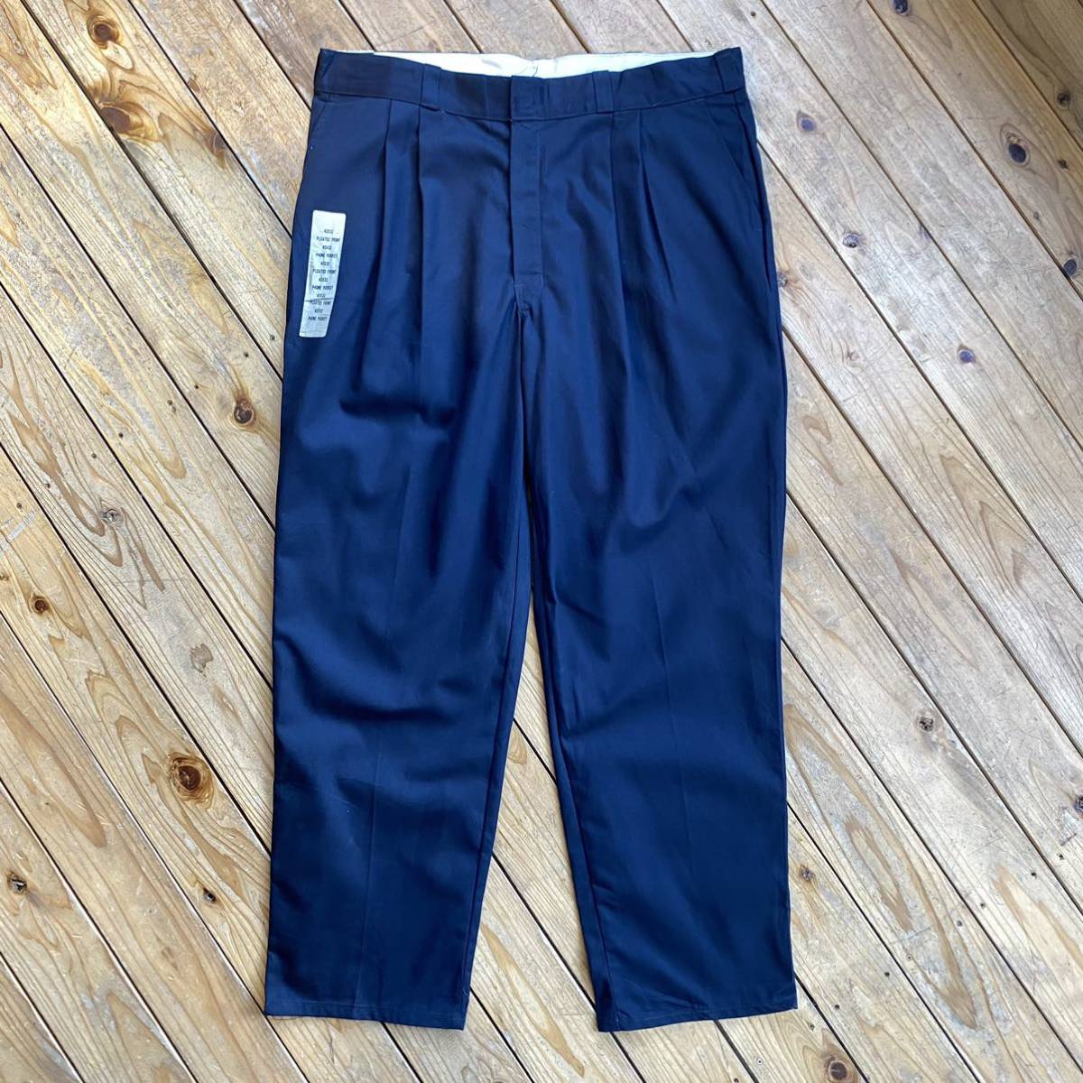 新品 デッドストック Dickies ディッキーズ ワークパンツ メンズ W42 L32 ビッグサイズ 2タック 作業着 アメカジ アメリカ仕入 P0831_画像3