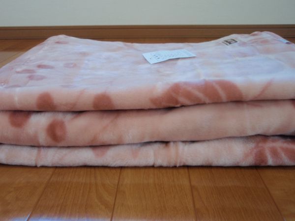 B格品ですが良い毛布です♪アクリルニューマイヤー毛布♪日本製！シングルサイズ140×200㎝　西川　ピンク系♪最後の1点！_目立つ難はわかりませんでした。