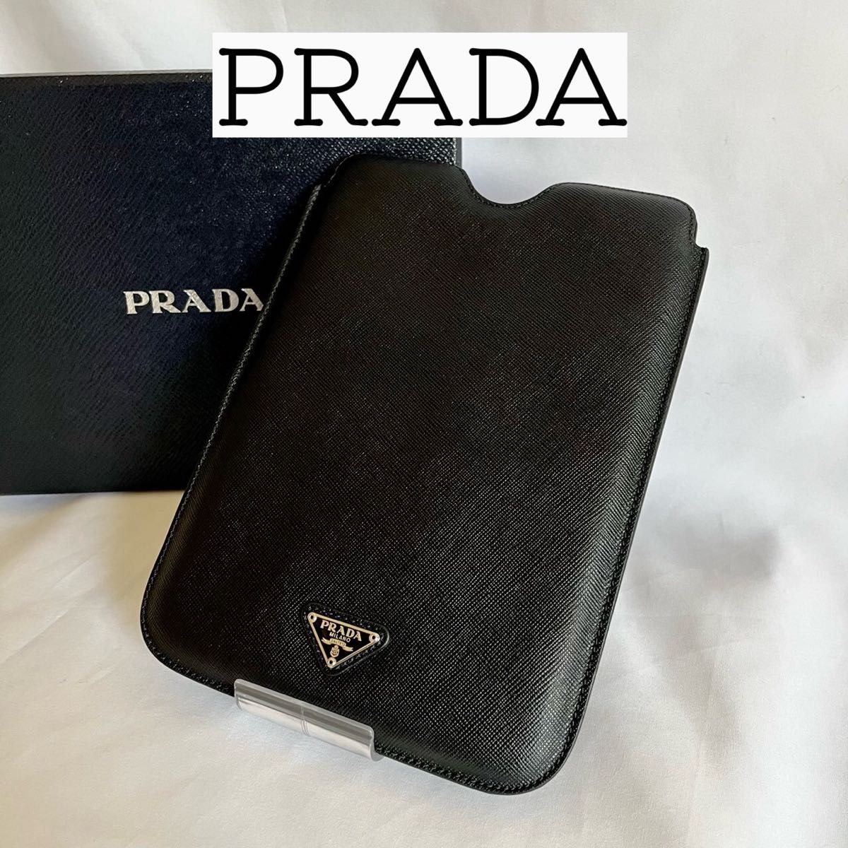 【レア】プラダ　iPad mini ケース　PRADA ブラック　サフィアーノ　アイパッドミニケース　アイパッドミニ　三角プレート