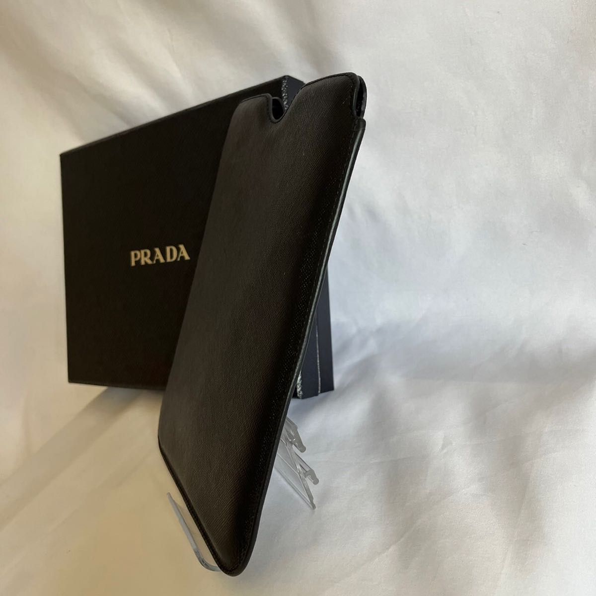 【レア】プラダ　iPad mini ケース　PRADA ブラック　サフィアーノ　アイパッドミニケース　アイパッドミニ　三角プレート
