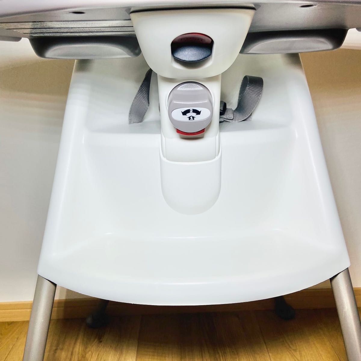ハーネス付き】ベビービョルン ハイチェア ホワイト BABY BJORN 子供
