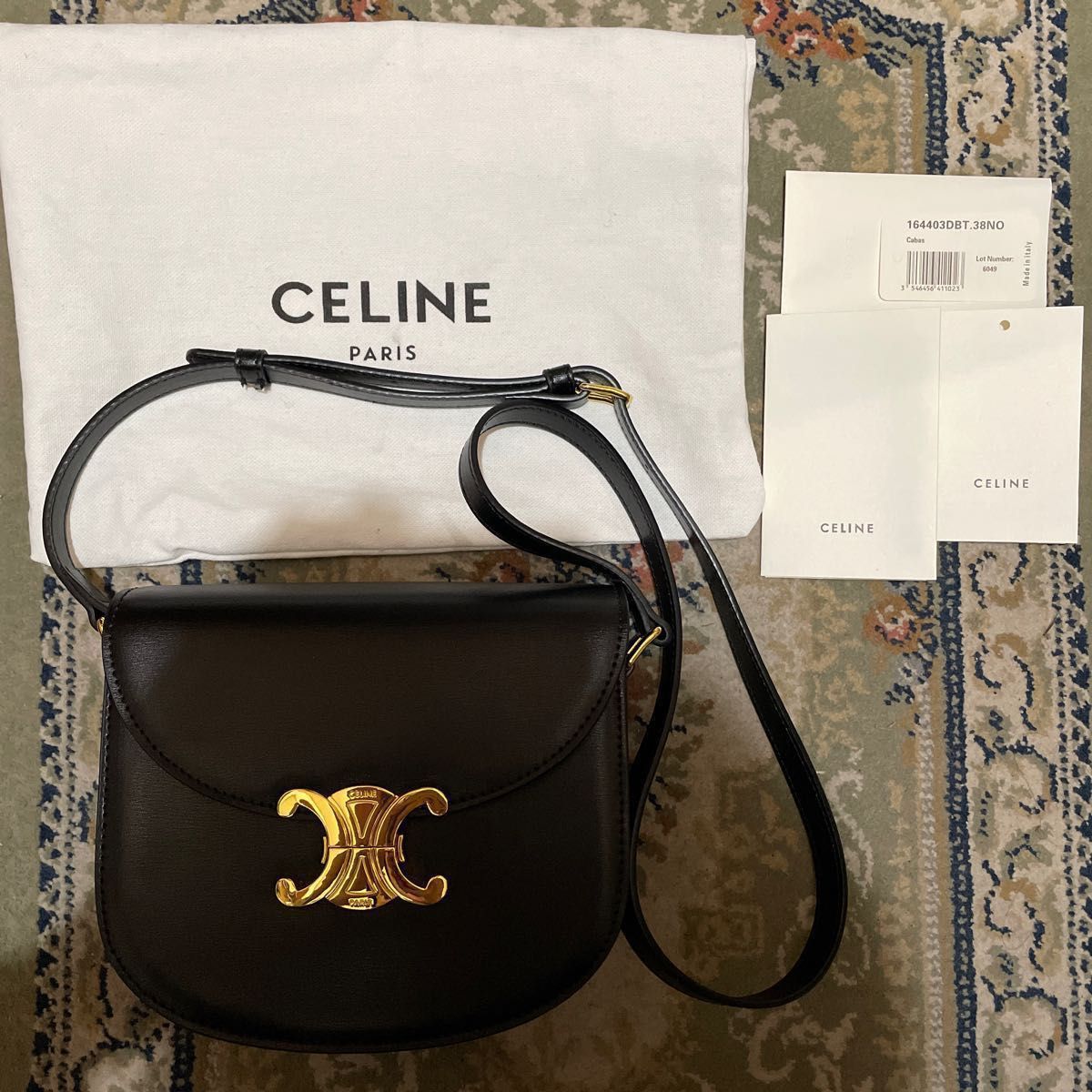 CELINE セリーヌ　ショルダーバッグ　ティーン ブザス トリオンフ / シャイニーカーフスキン　ブラック　黒