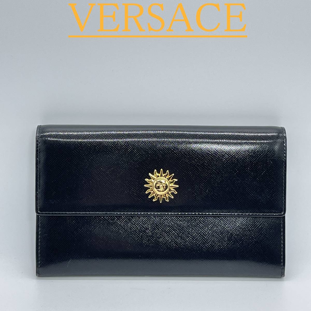 極美品】VERSACE ヴェルサーチ 長財布 メデューサ 金ロゴ 黒 smartpools.pe