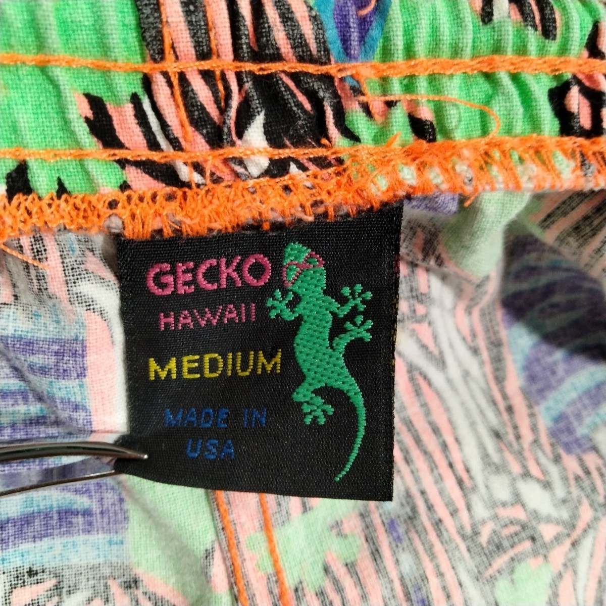 ハワイ製　 GECKO SURF 総柄 ショーツ 短パン　ハーフパンツ　スイムショーツ　アメリカ製　トカゲ　男女兼　ショートパンツ　柄　パターン_画像2