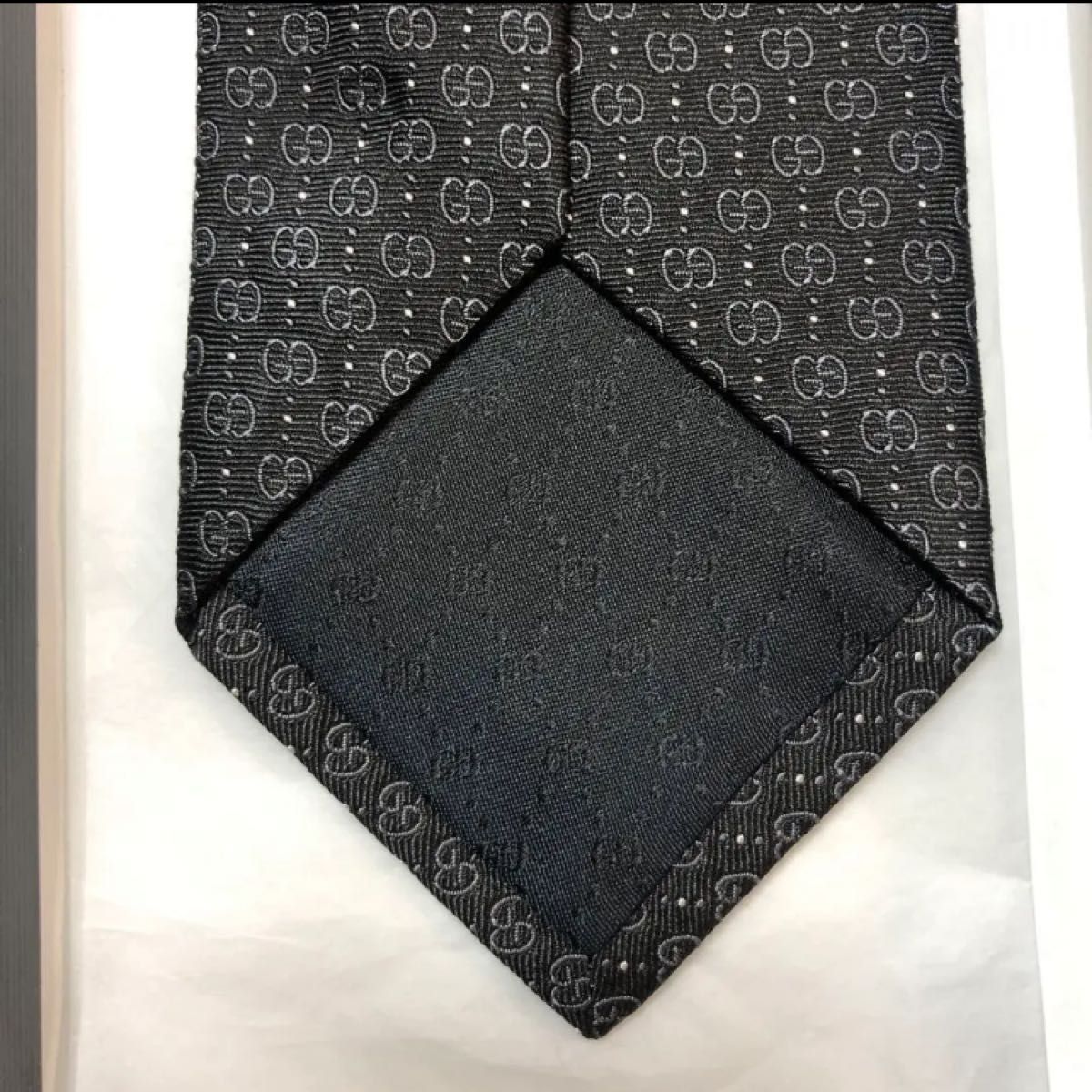 美品 GUCCI グッチ ネクタイ 黒・グレー GG柄 インター 美品 GUCCI グッチ ネクタイ 黒・グレー GG柄 インター