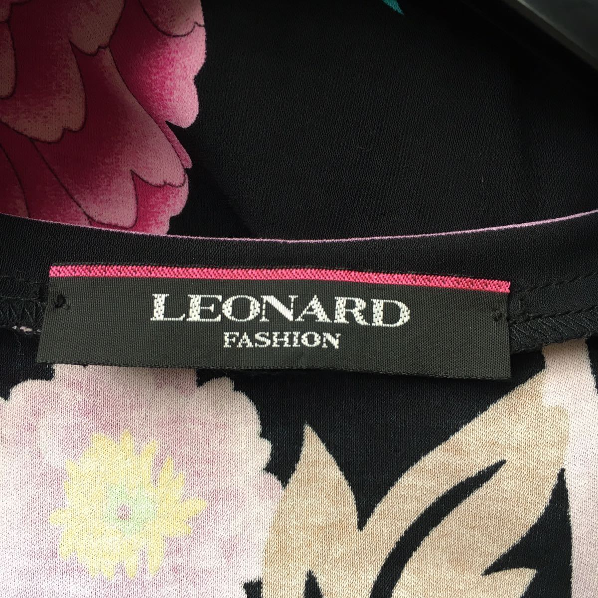 美品 LEONARD レオナール 美しい花柄 コットンストレッチ ワンピース