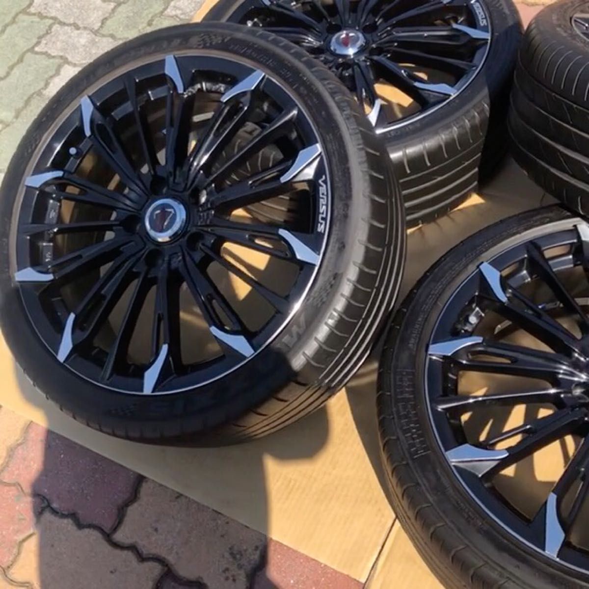 18インチ レイズ ベルサス トリアイナ 215/40R18 215/40/18-