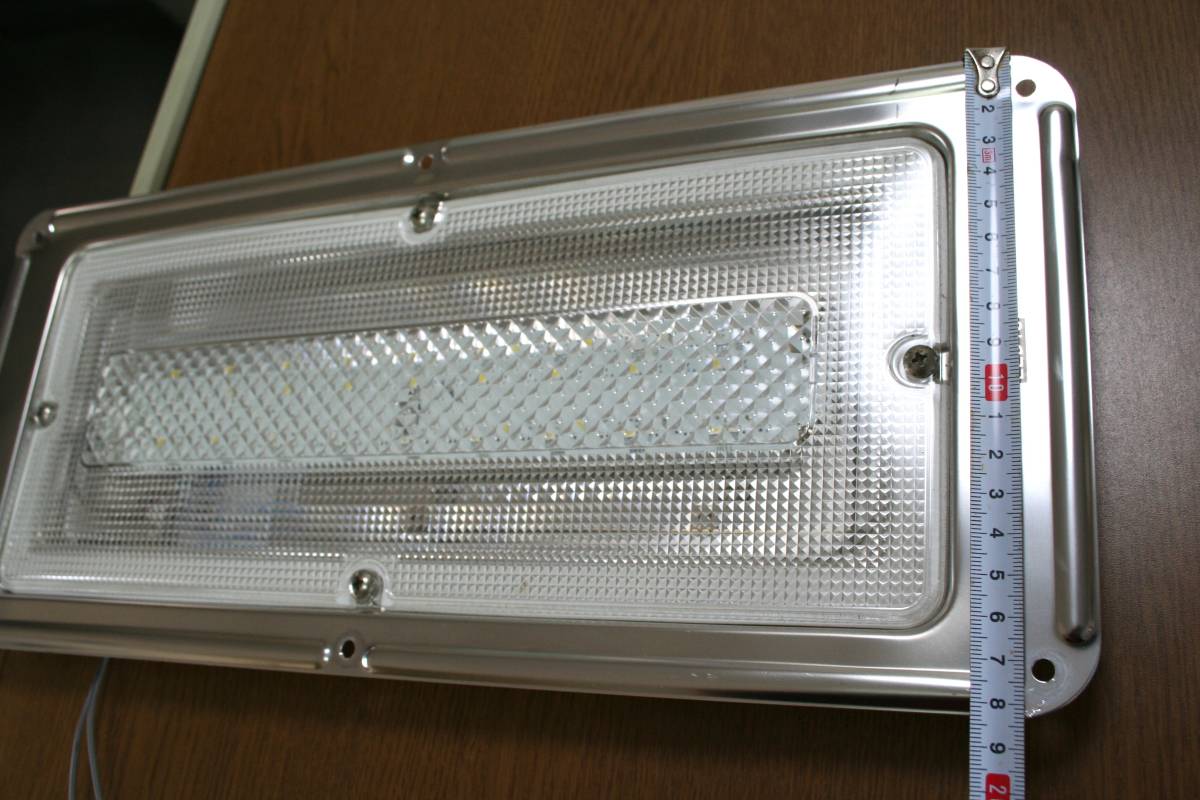 トラック荷室灯具12／24V　LECIP製（LED）4_画像6