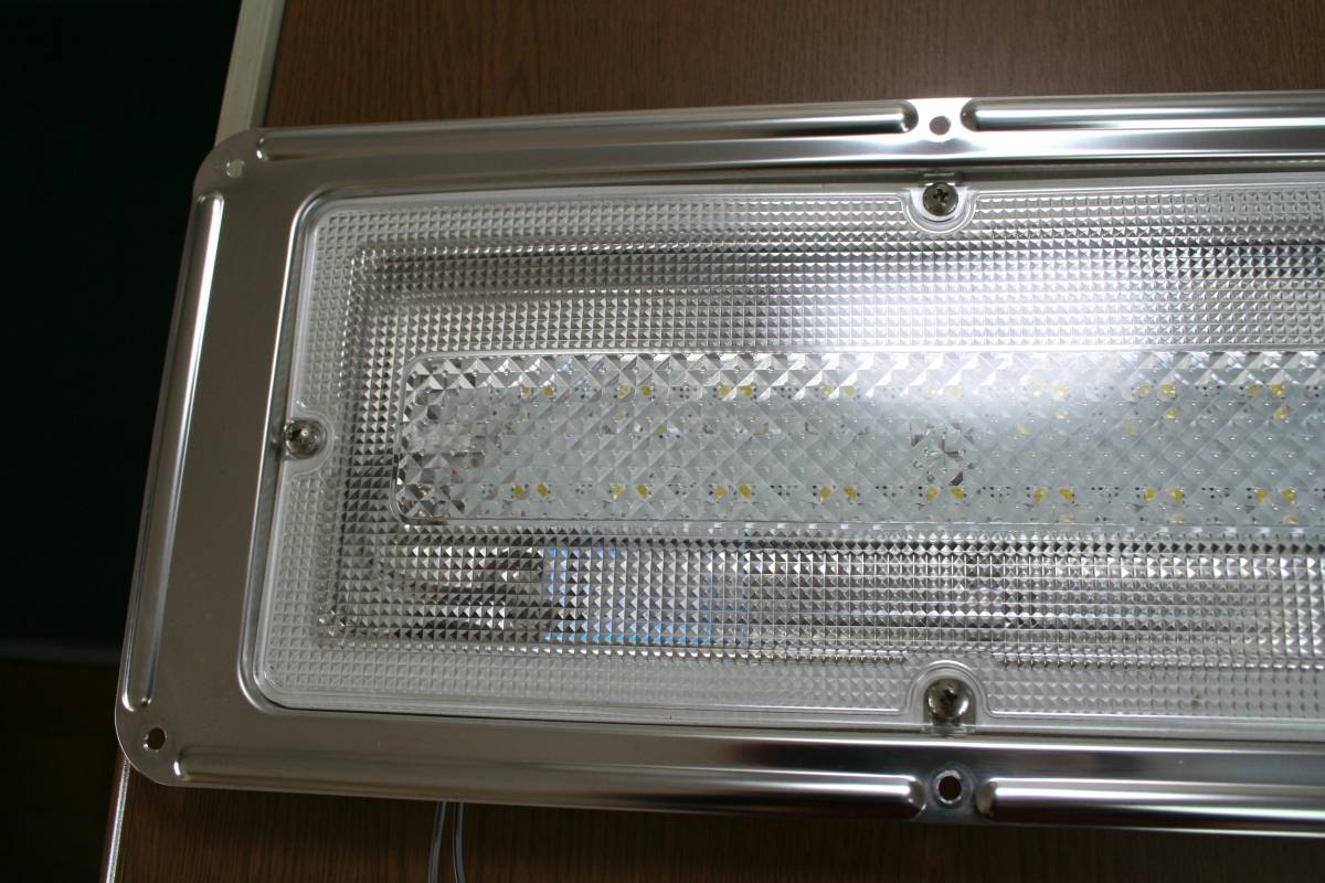 トラック荷室灯具12／24V　LECIP製（LED）4_画像3