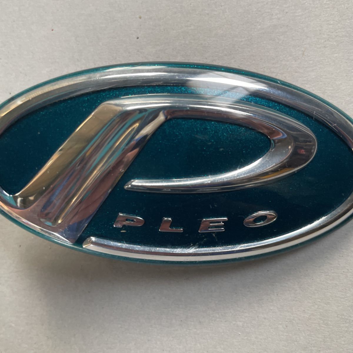  Subaru Pleo front emblem 