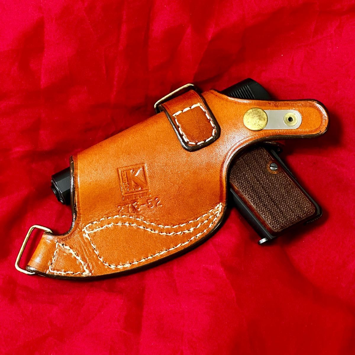 半額SALE Triple K Holster 中型オートマチック用 革製ショルダー