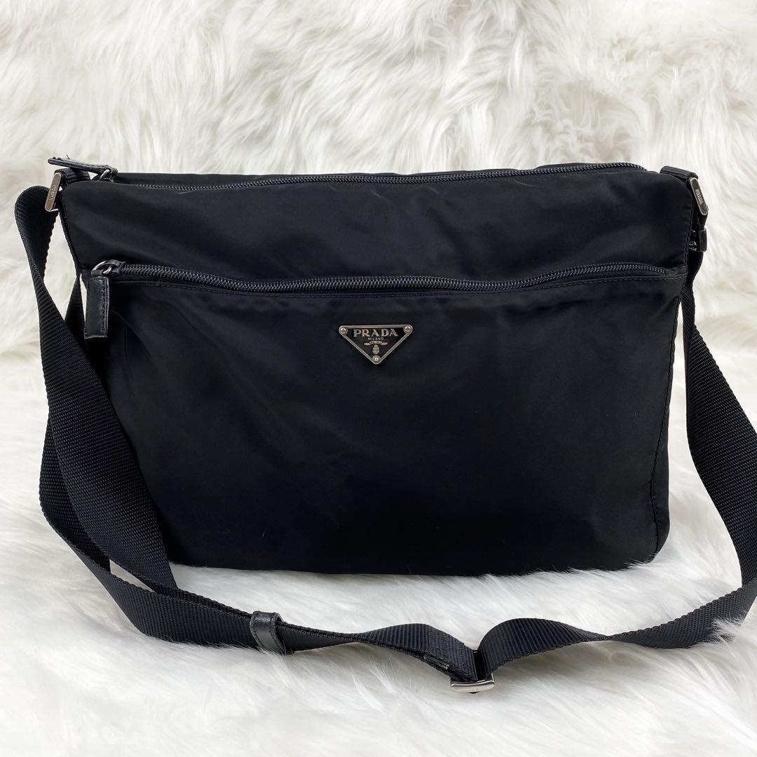 誕生日/お祝い誕生日/お祝い✨美品✨ PRADA プラダ カメラバッグ
