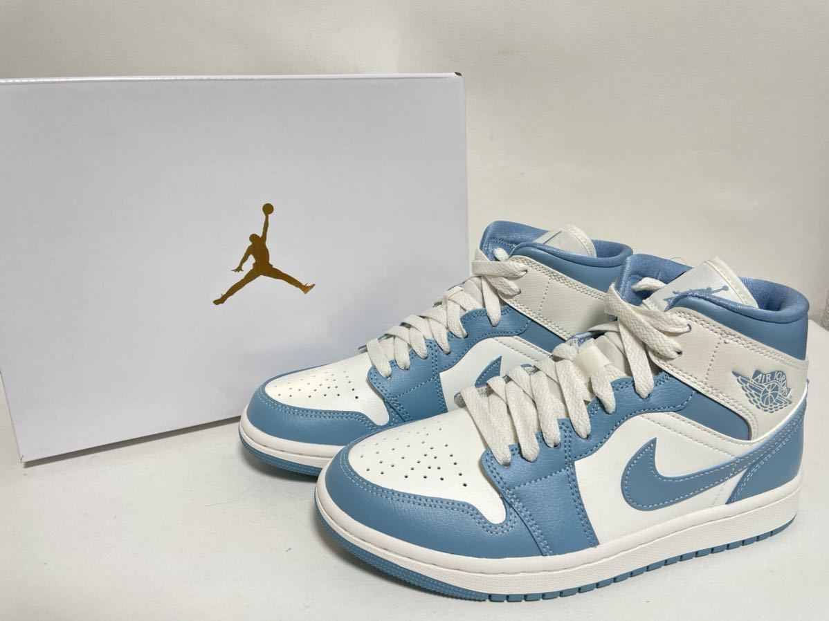 【送料無料】【新品】24.5㎝　NIKE WMNS AIR JORDAN 1 MID ナイキ ウィメンズ エア ジョーダン 1 ミッド　 ホワイト/ブルー　UNC