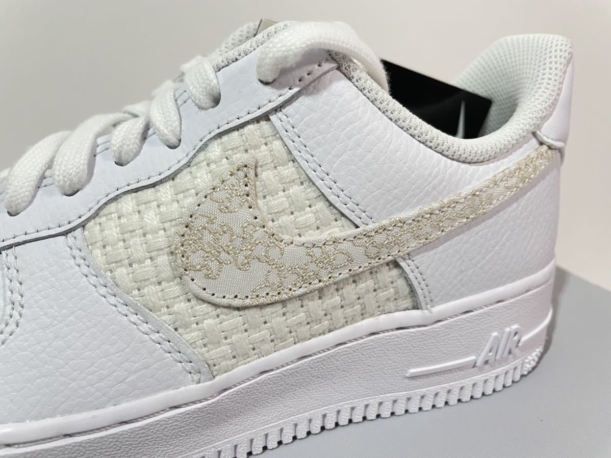 【送料無料】【新品】24.5㎝　Nike WMNS Air Force 1 Low SE ナイキ ウィメンズ エアフォース1 ロー SE ホワイト/セイル　花柄