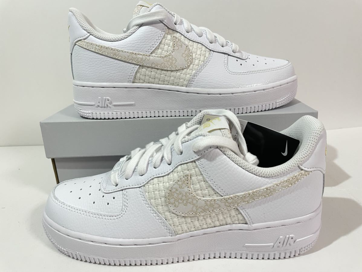 【送料無料】【新品】24.5㎝　Nike WMNS Air Force 1 Low SE ナイキ ウィメンズ エアフォース1 ロー SE ホワイト/セイル　花柄