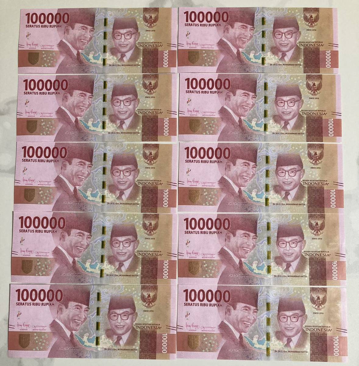 国内外の人気集結！ 未使用 インドネシア １０万ルピア紙幣 ２０１６年