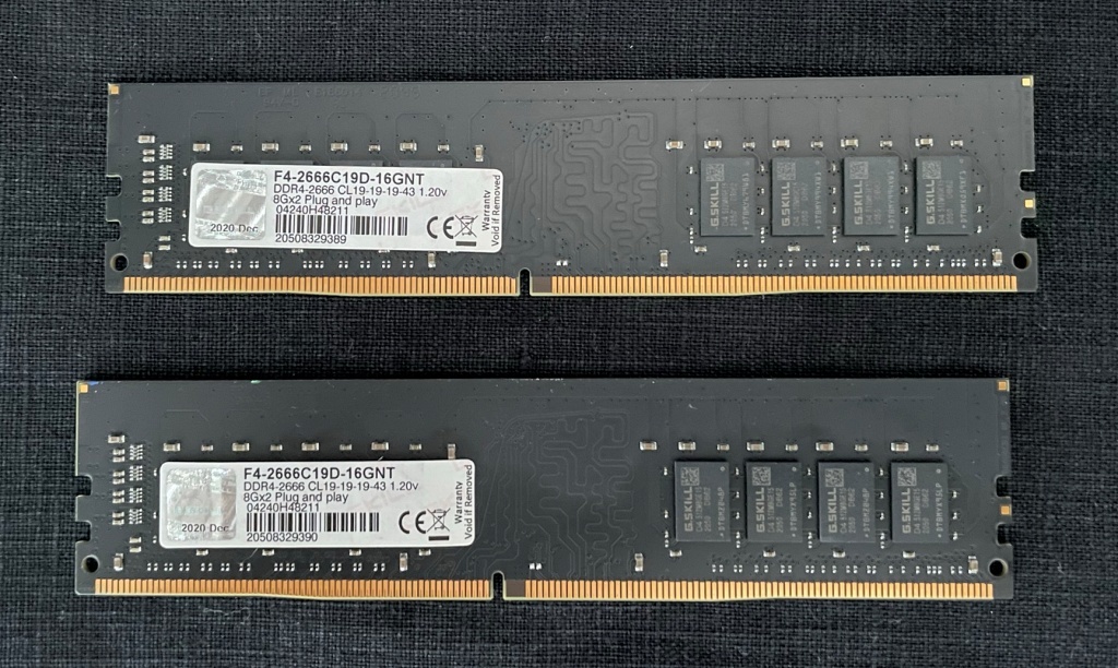 メモリー DDR4 2666MHz 8GB×2枚組 F4-2666C19D-16