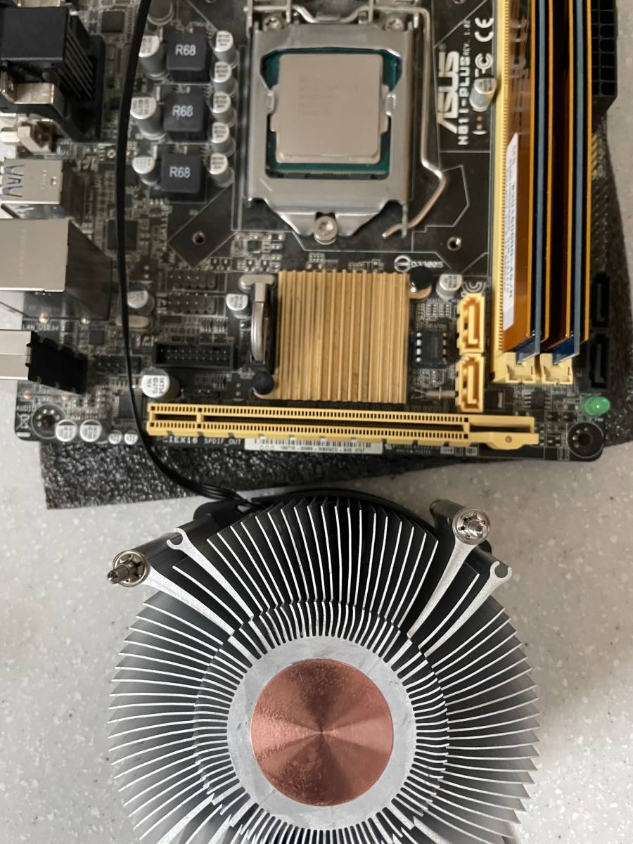 ASUS マザーボード CPU クーラー メモリー グラフィックボード 付属