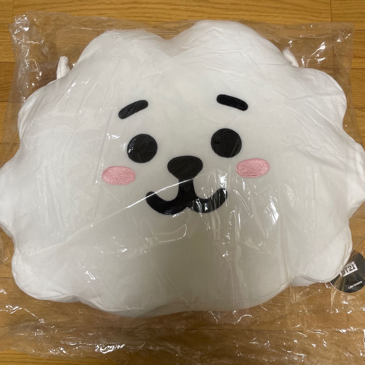 BTS BT21 フェイスクッション  RJ  アールジェイ　LINE FRIENDS 予約限定販売