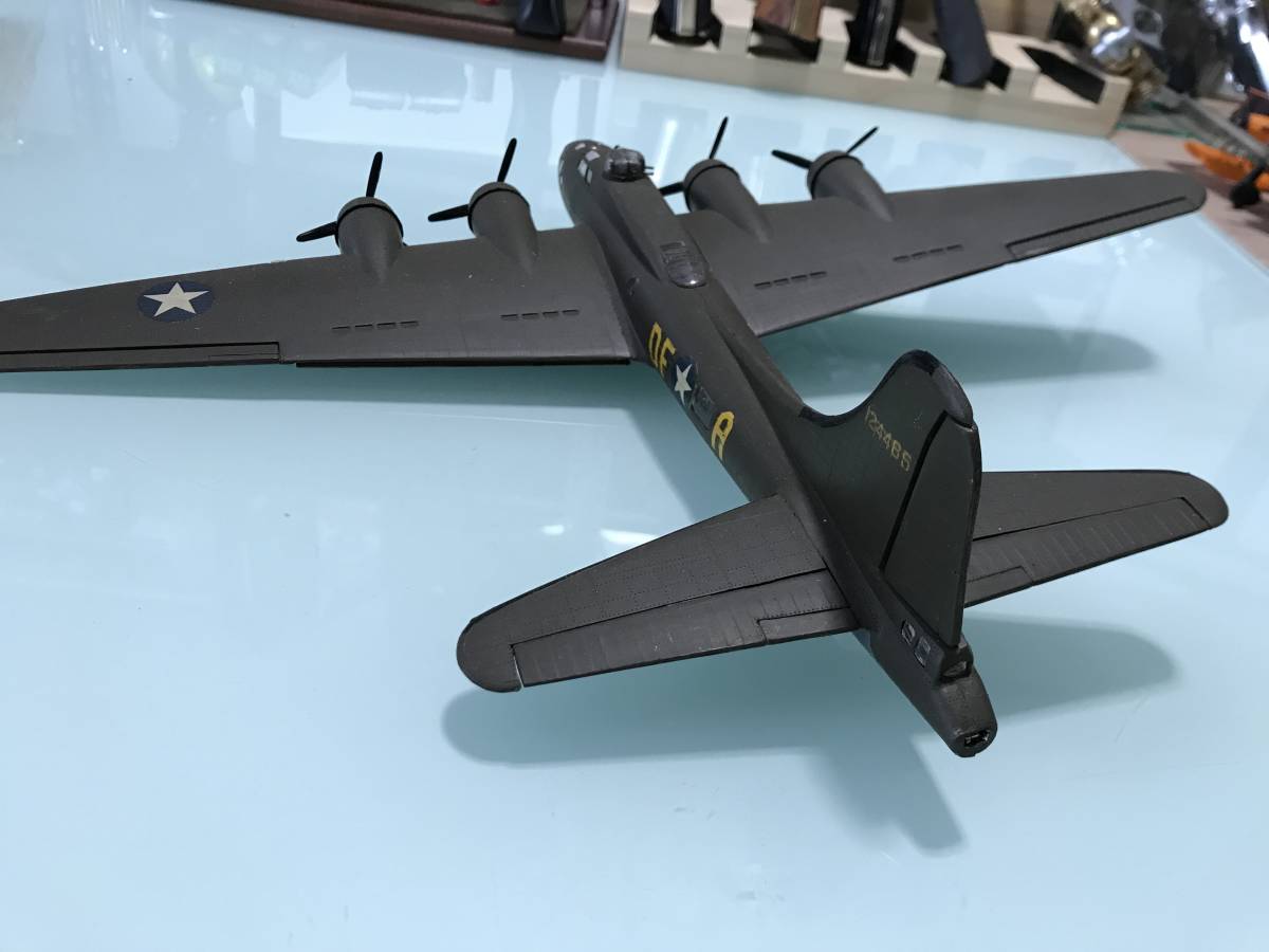  America army fighter (aircraft) DFA1244B5 model has painted junk 