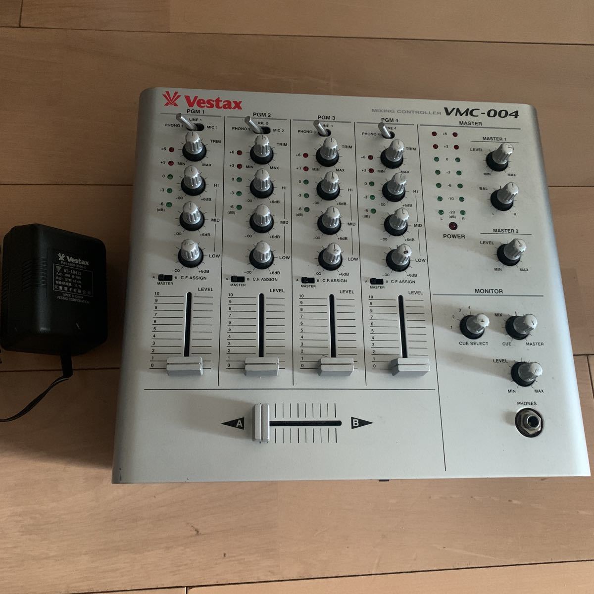 ベスタクス Vestax DJミキサー VMC-004 動作品 - 器材