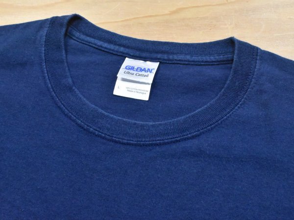 USA古着 CMS 刺繍ロゴ Tシャツ sizeL 紺 ネイビー 企業 会社 フェード 雰囲気 アメリカ アメカジ GILDAN_画像3