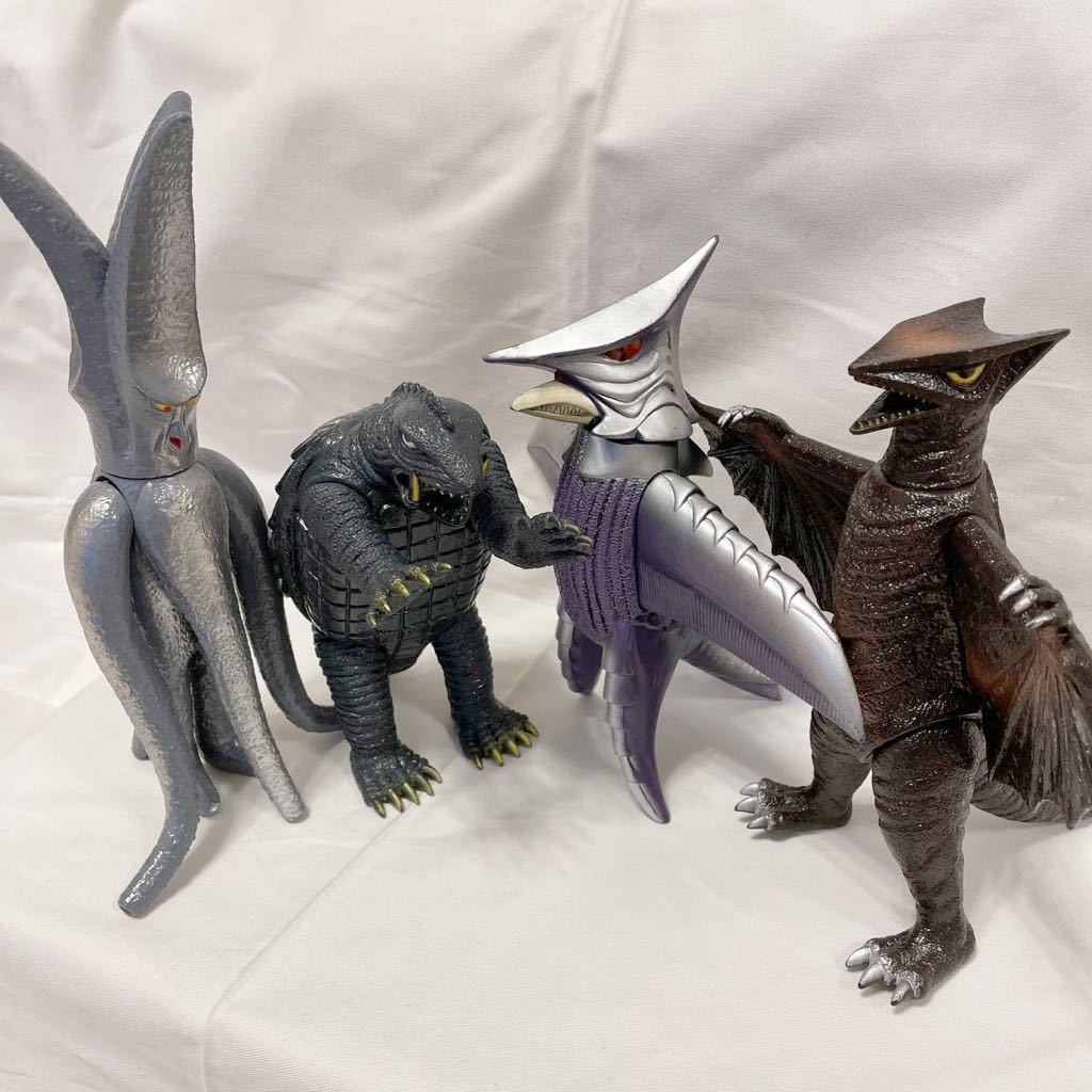 当季大流行 昭和ガメラ 登場怪獣 バンダイ ソフビフィギュア