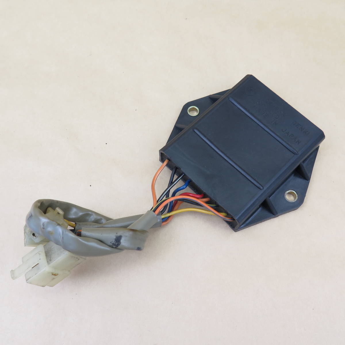 安い 即購入可☆SUZUKI RGV250γ VJ21A J型 CDI 動作品 (VJ21A