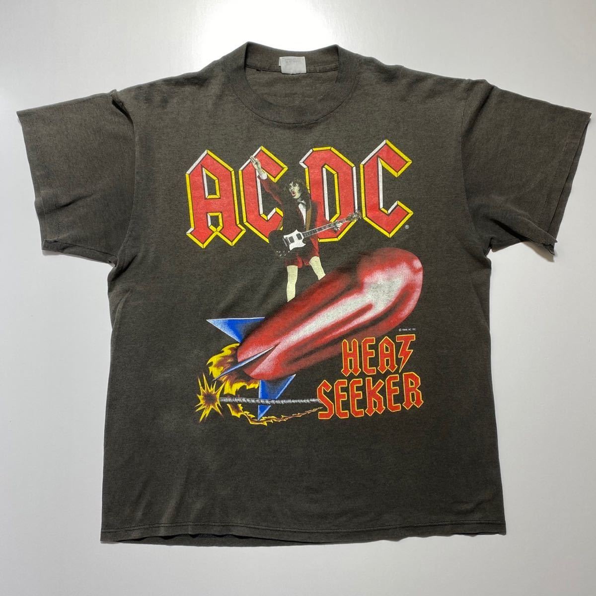 【L】80s Vintage AC/DC WORLD TOUR 88 Tee 80年代 ヴィンテージ エーシーディーシー ワールドツアー Tシャツ バンドTシャツ USA製 G1678_画像1