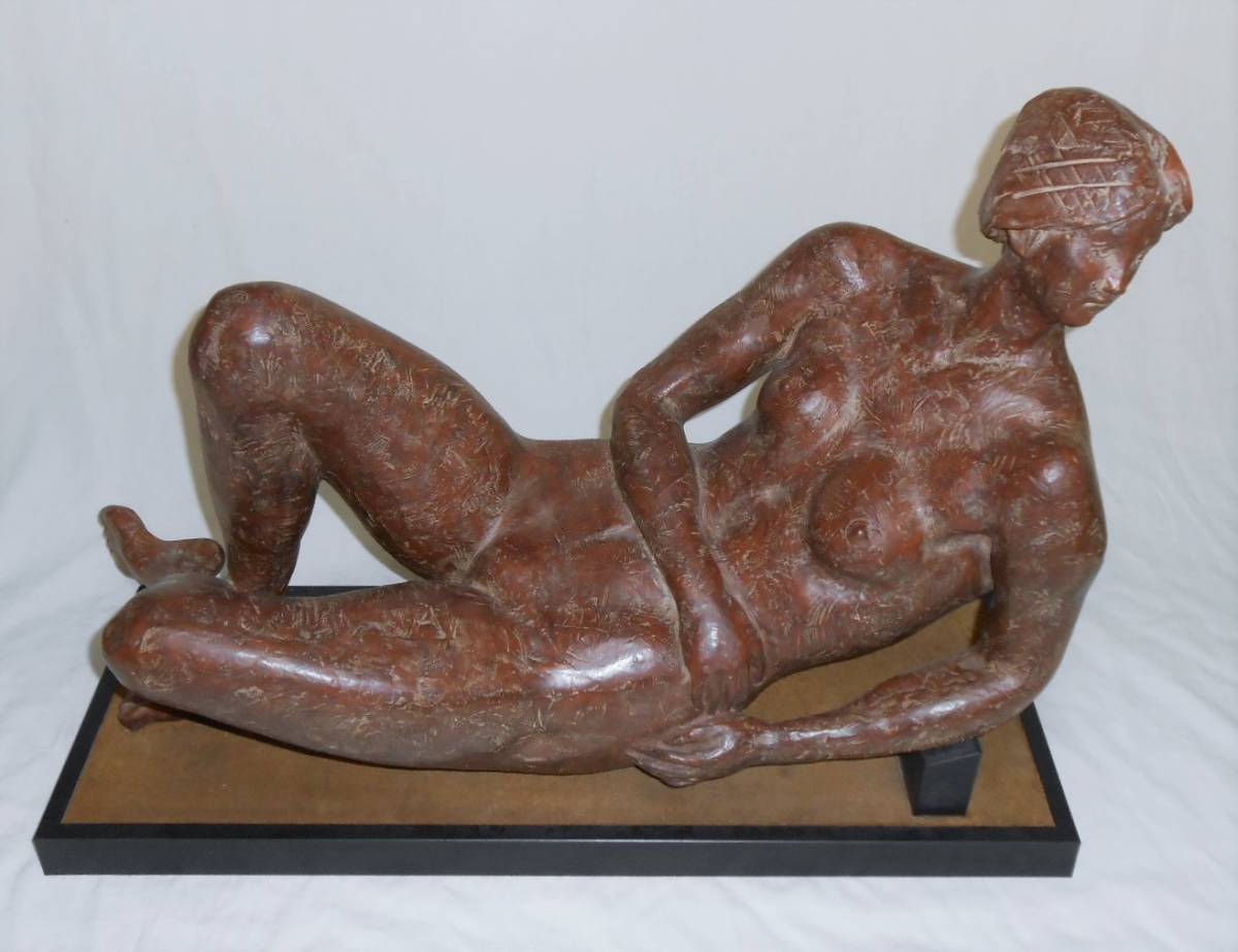 春夏新作 オブジェ 1972年作 裸婦像 乾漆 長江録弥 置物 横たわる女性 芸術院会員 横幅約60×高さ約43cm 西洋彫刻