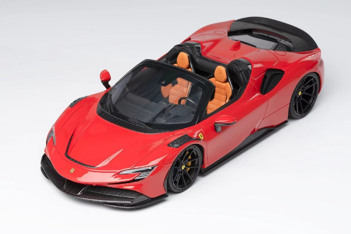 Runer 1/18 Novitec Ferrari SF90 Spider Rosso corsa　フェラーリ　ノビテック　ケース付_画像1