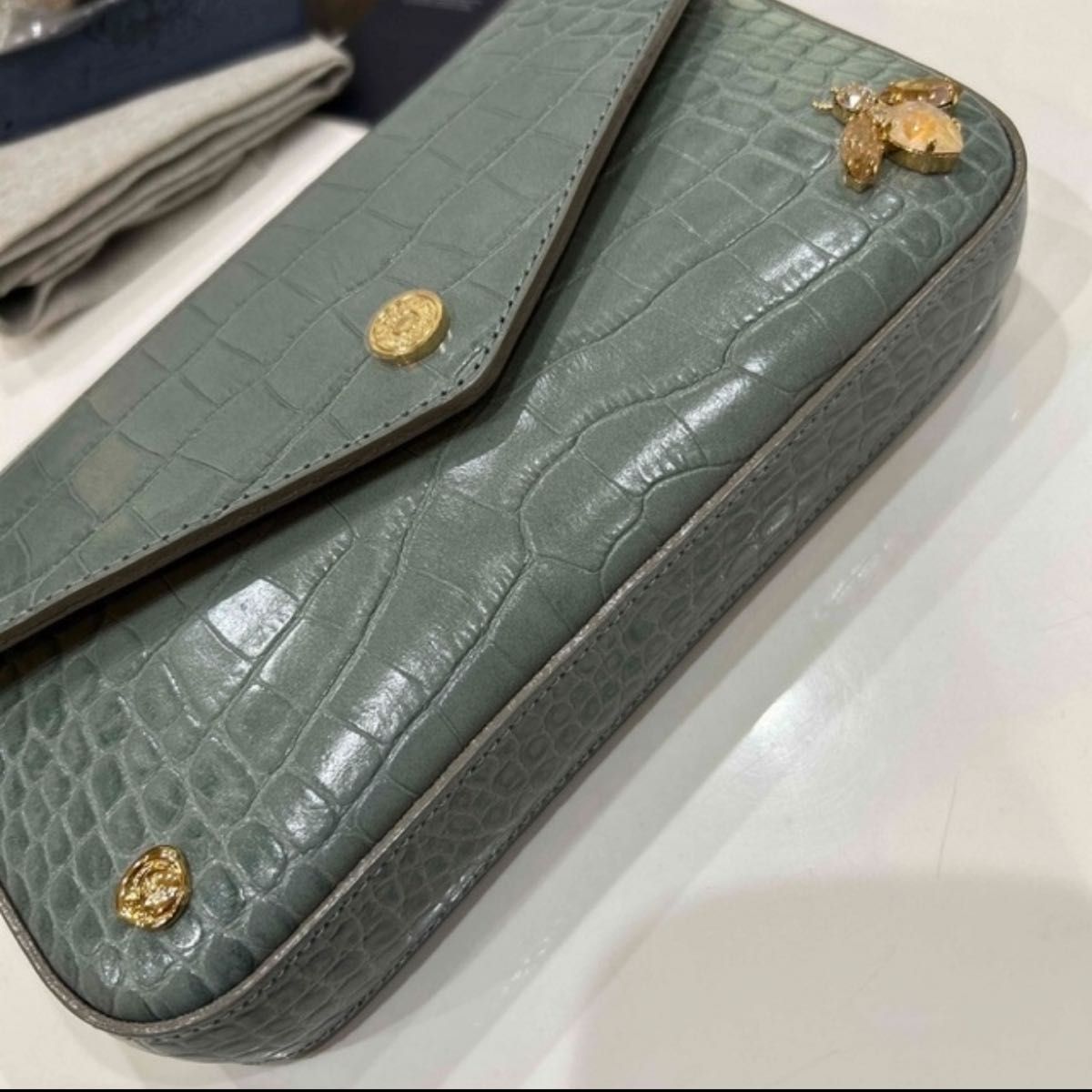 ADMJ THE BEE 牛革クロコ型押しモバイルポーチ ショルダーバッグ