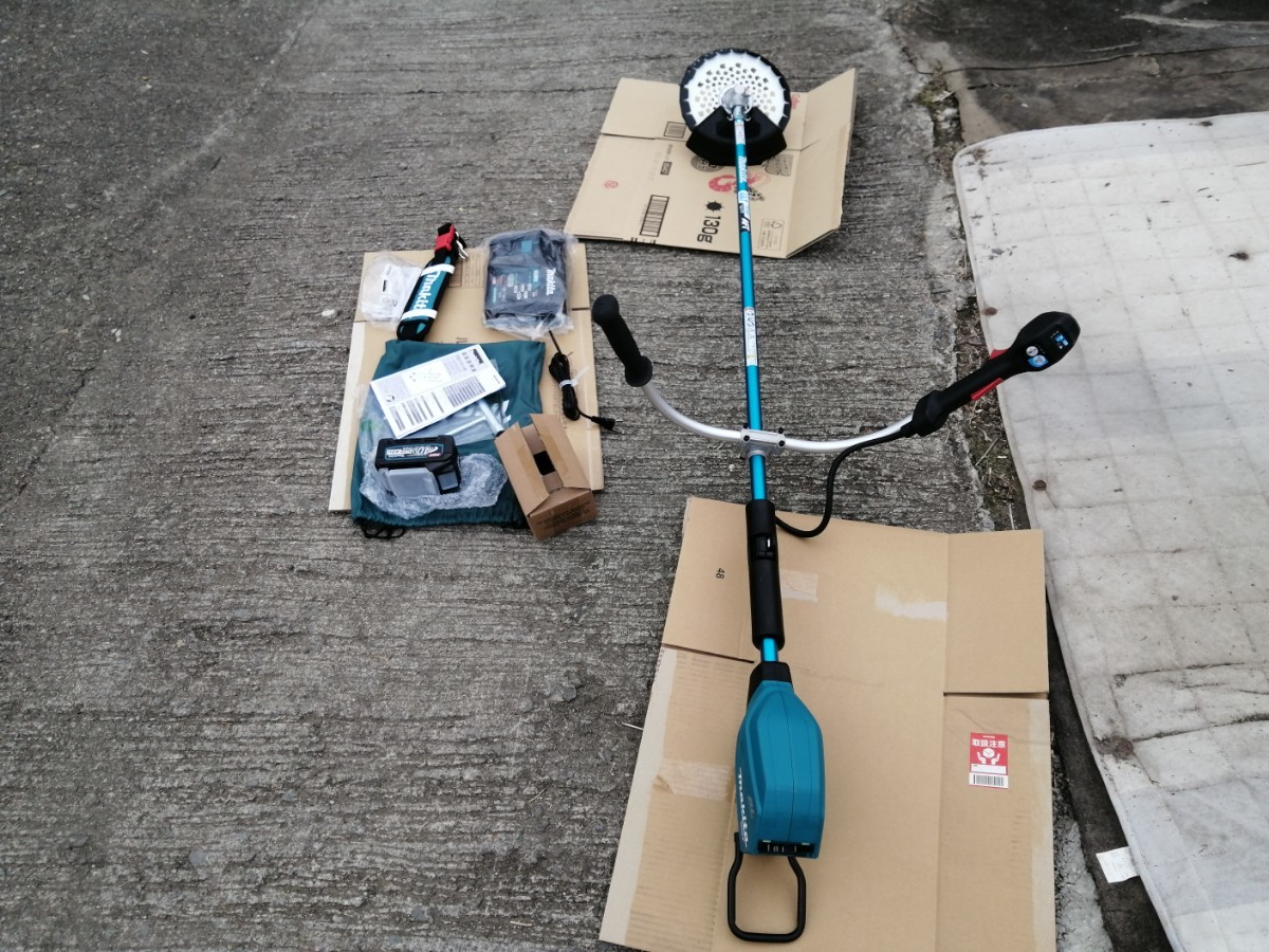限定Sale! 【makita】マキタ 充電式刈払機 MUR001GRM 未使用展示品
