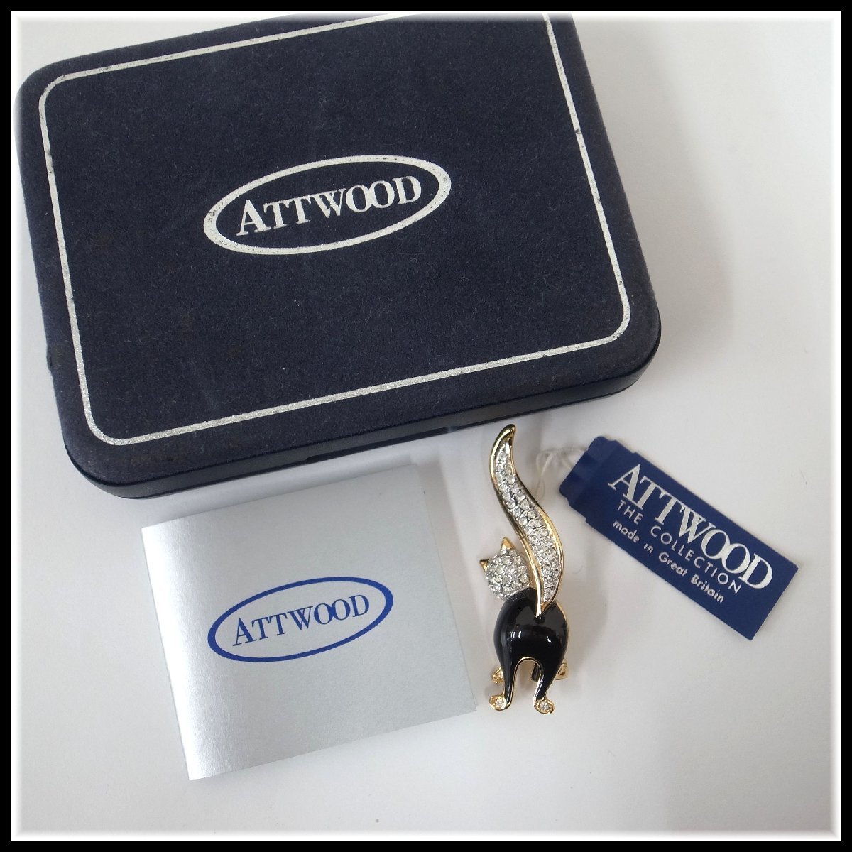 4353T　ATTWOOD&Sawyer アトウッド＆ソーヤー　ATTWOOD THE COLLECTION　A&S　ブローチ　猫　ラインストーン×ゴールド×ブラック　未使用_画像1