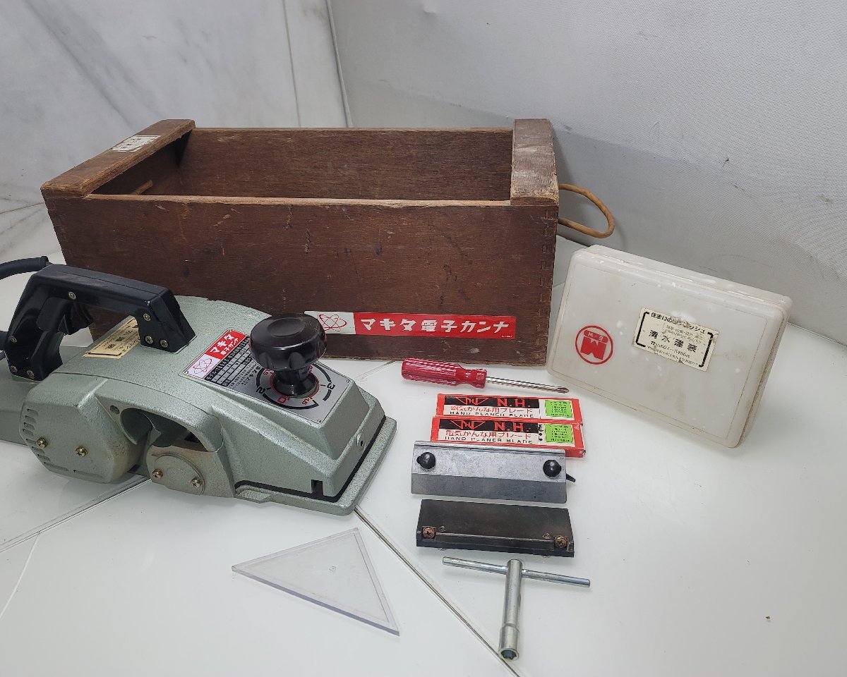 新作モデル ▲OG▲マキタ スピードカンナ 大工道具 K2304-092 電動工具 動作品 電動かんな 1804N 電動工具セット 新作モデル ▲OG▲マキタ スピードカンナ 大工道具 K2304-092 電動工具 動作品 電動かんな 1804N 電動工具セット