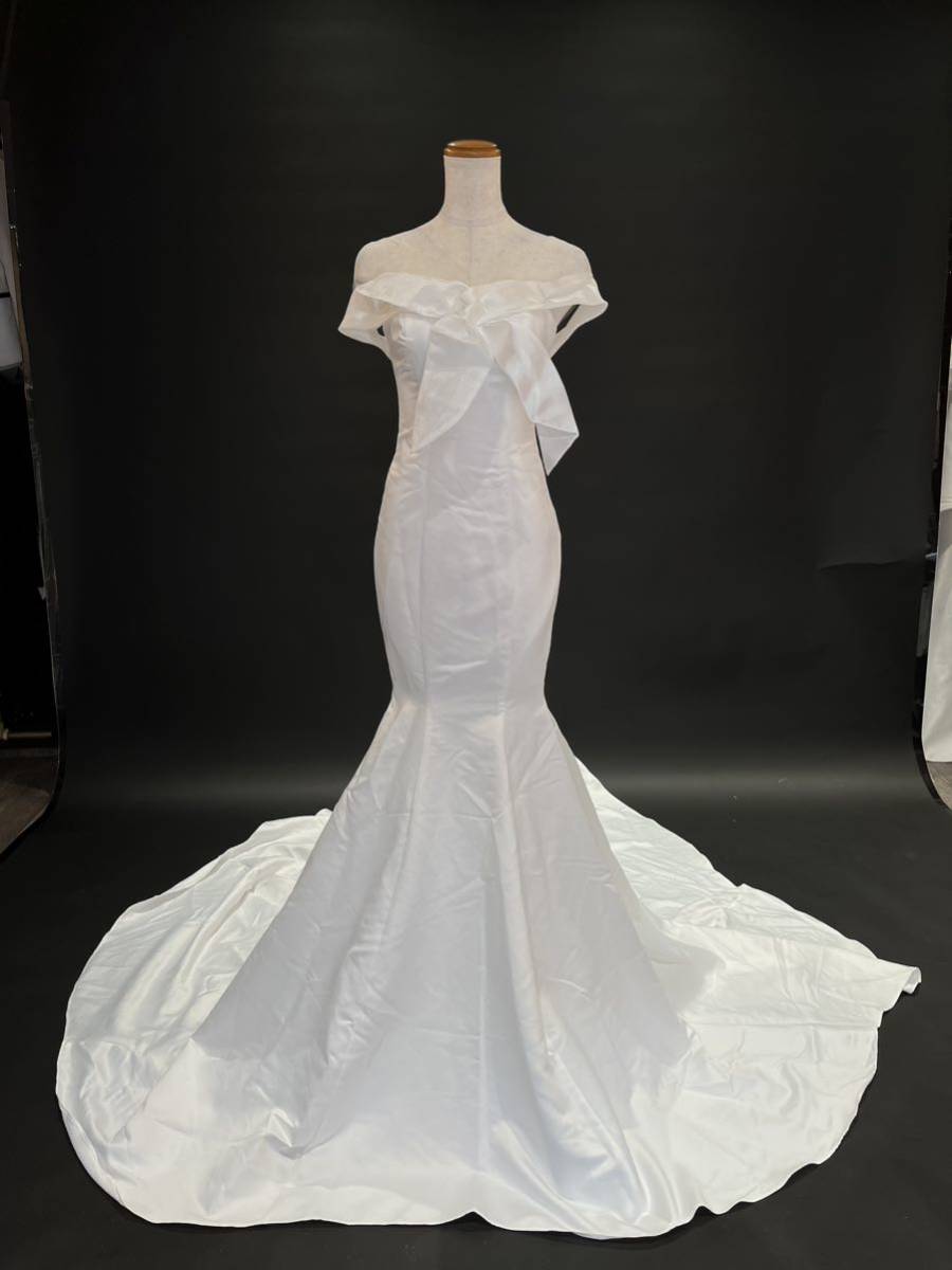 Aラインドレス ウエディングドレス KURAUDIA クラウディア オフショルダー ピュアホワイト ビーズ刺繍 ワタベウェディング