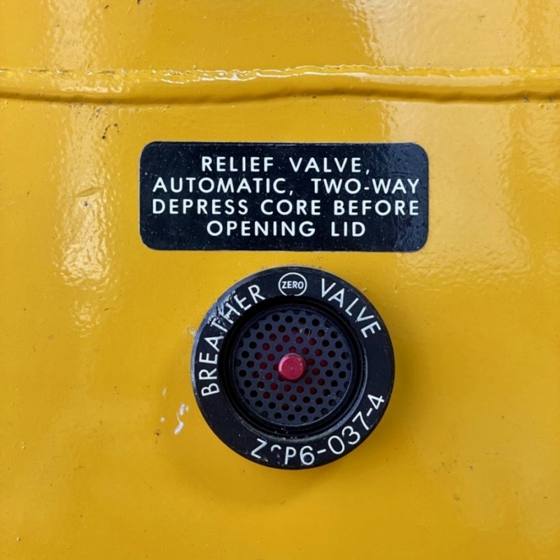  free shipping the US armed forces discharge goods yellow cab color aluminium box Mill specifications Zero Halliburton Zero corporation ZERO HALLIBURTON