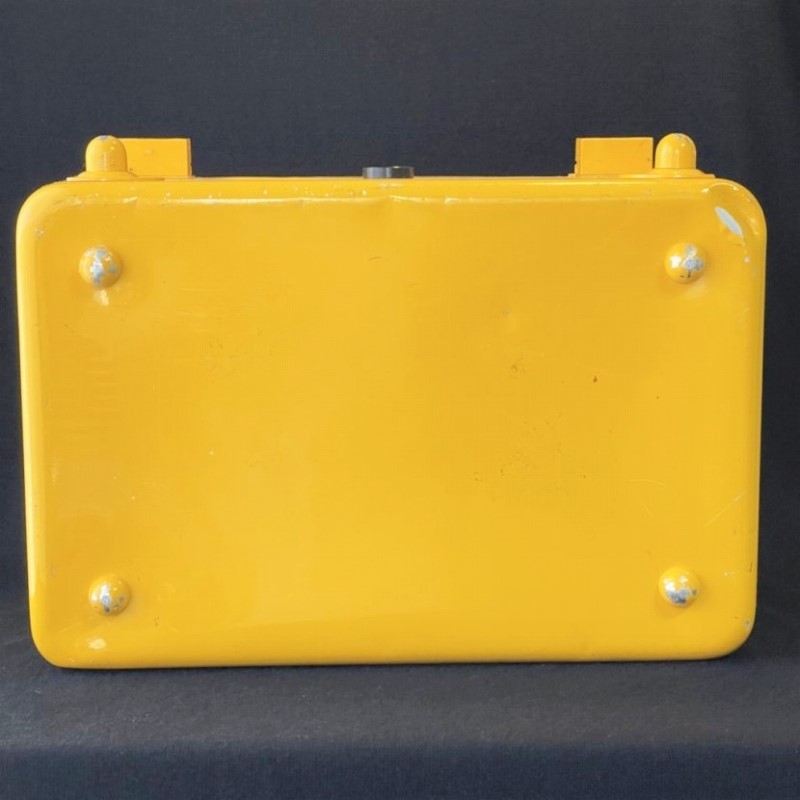  free shipping the US armed forces discharge goods yellow cab color aluminium box Mill specifications Zero Halliburton Zero corporation ZERO HALLIBURTON