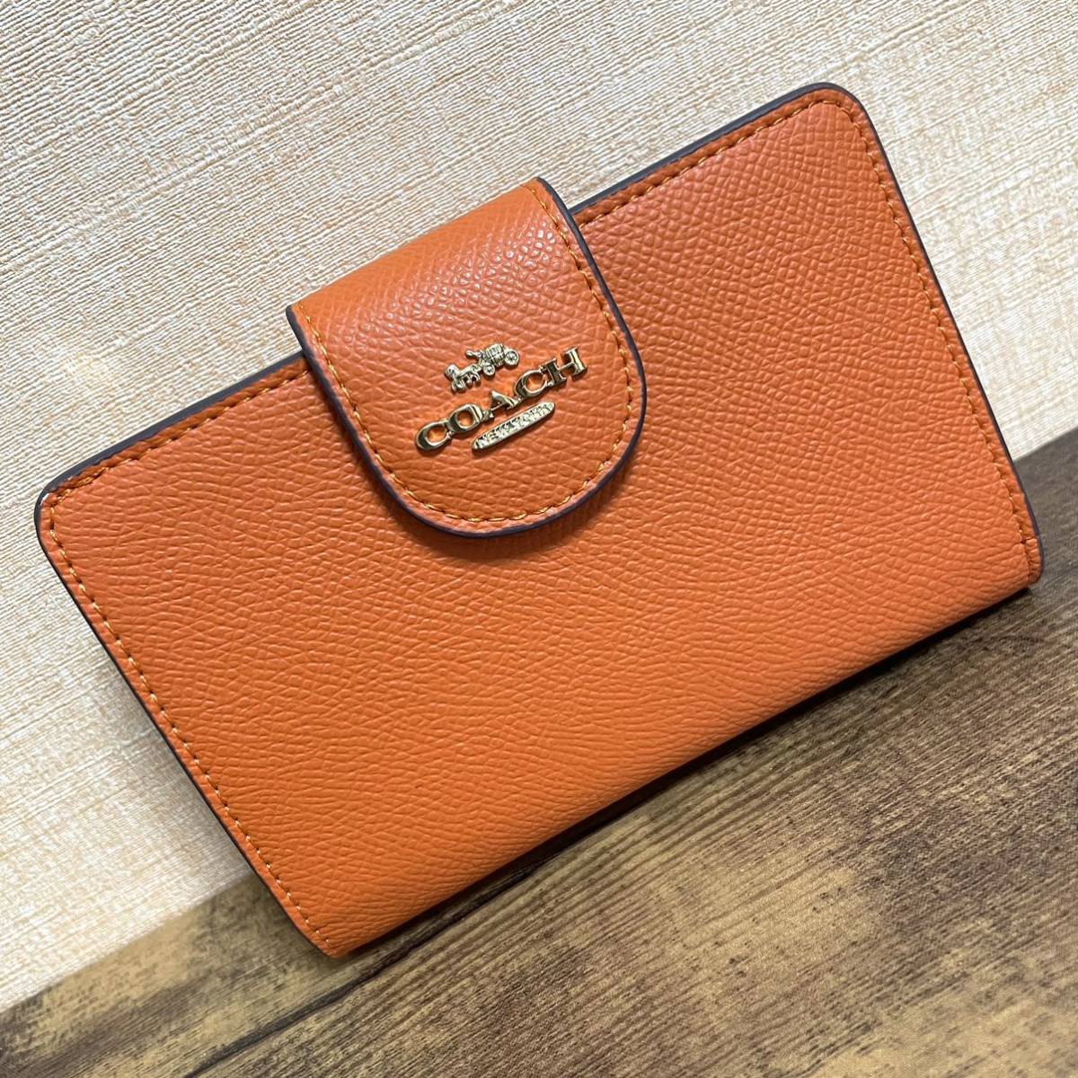 新品 COACH コーチ C6390 レザー L字ファスナー 二つ折り 財布 ウォレット オレンジ アウトレット品 並行輸入品
