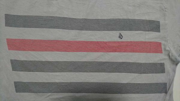 ☆VOLCOM ボルコム ボーダー柄 Tシャツ ロゴ ワンポイント プリント グレー【M】古着　　　　◆8649◆_画像4