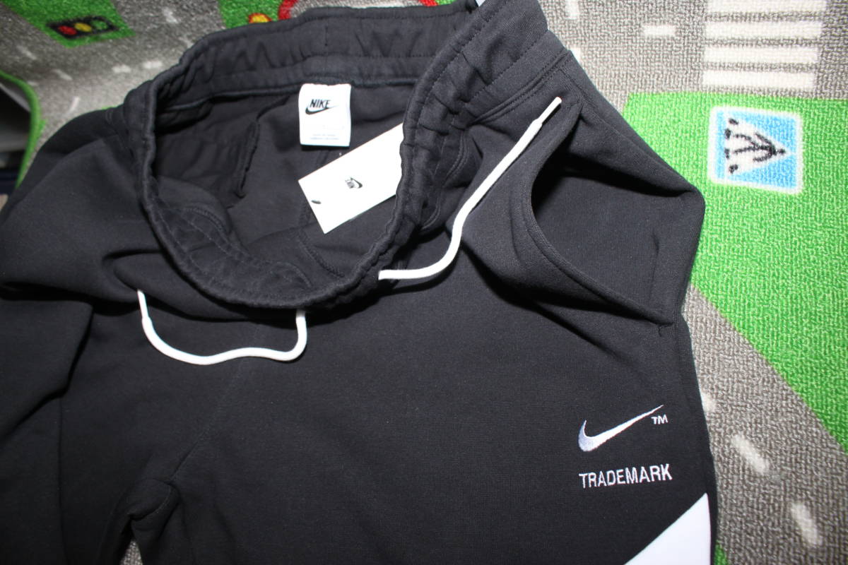 未使用ナイキNIKE メンズXL 黒白 ビッグスウォッシュ テック 未使用ナイキNIKE メンズXL 黒白 ビッグスウォッシュ テック