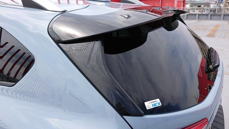 スバル XV インプレッサスポーツ GT用 リアスポイラー ガーニッシュ カバー カーボン カスタム パーツ リアウイング 部品 プロテクター_画像4