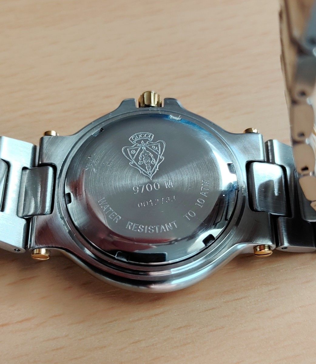 GUCCI 9700M メンズ腕時計