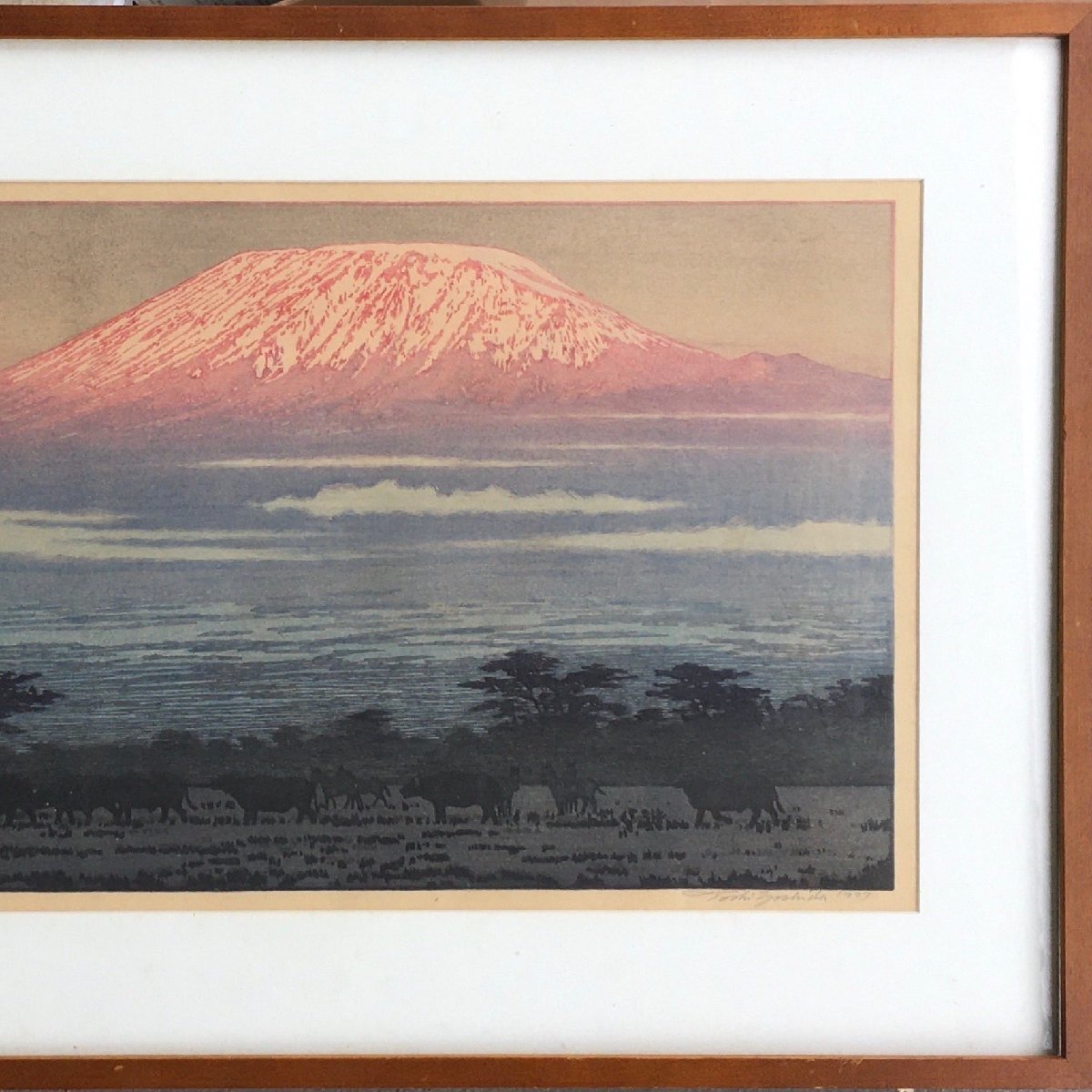  genuine work guarantee goods [ Yoshida .. large size hand .. woodblock print Kilimanjaro. morning limitation 532/600 part ] Showa era 52 year frame autograph autograph * edition * title go in 