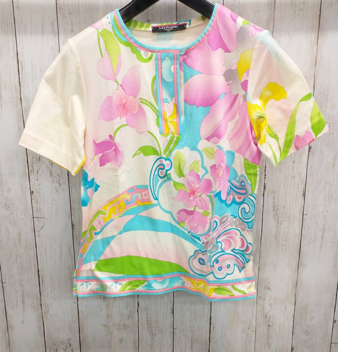 最安値で LEONARD /半袖カットソー/レオナール/半袖Tシャツ/総柄/花柄/コットン/L/夏 女性用 最安値で LEONARD /半袖カットソー/レオナール/半袖Tシャツ/総柄/花柄/コットン/L/夏 女性用
