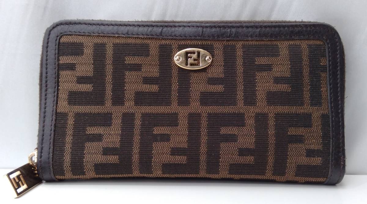 おトク情報がいっぱい！ CA7 8M0024 フェンディ FENDI 128 総柄